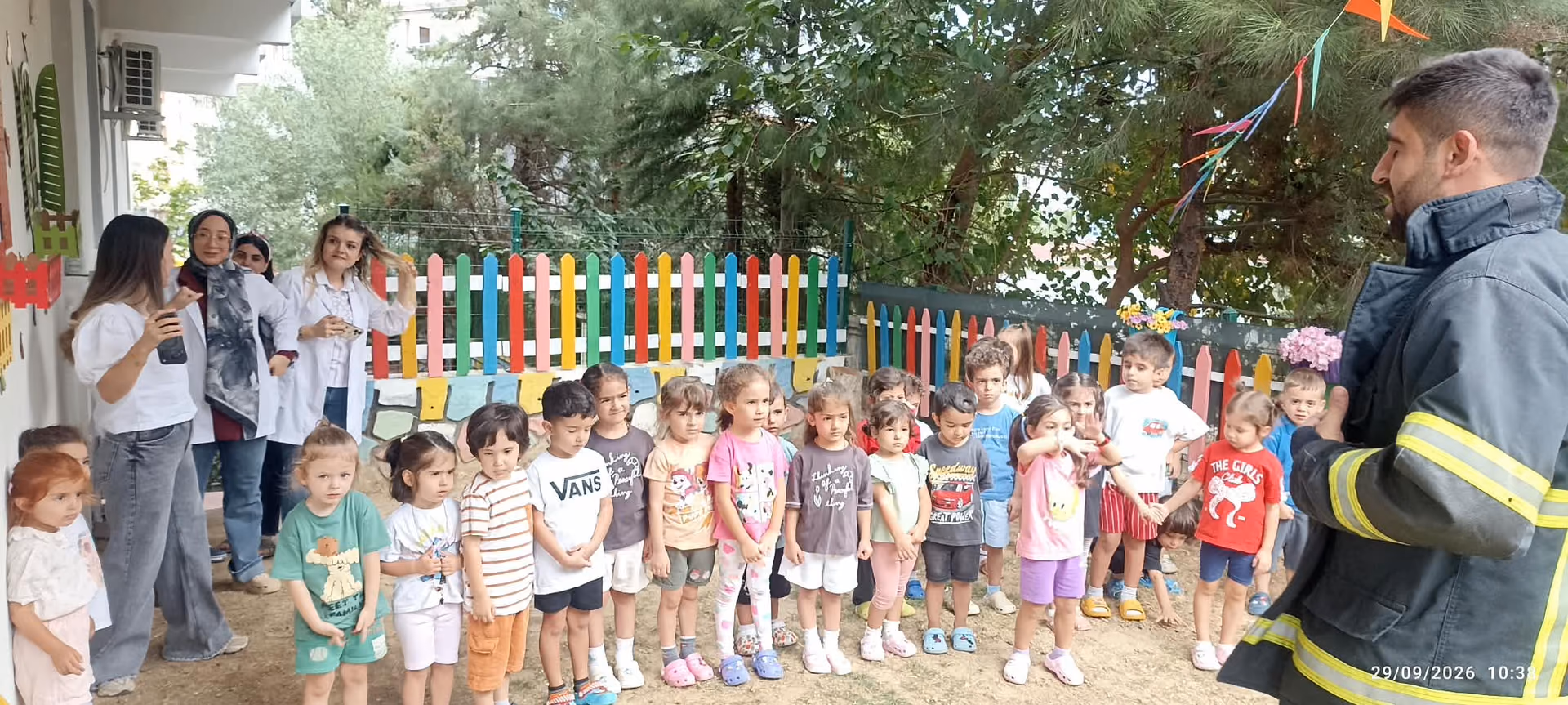 MİNİKLER İTFAİYECİLİĞİ YAKINDAN TANIDI