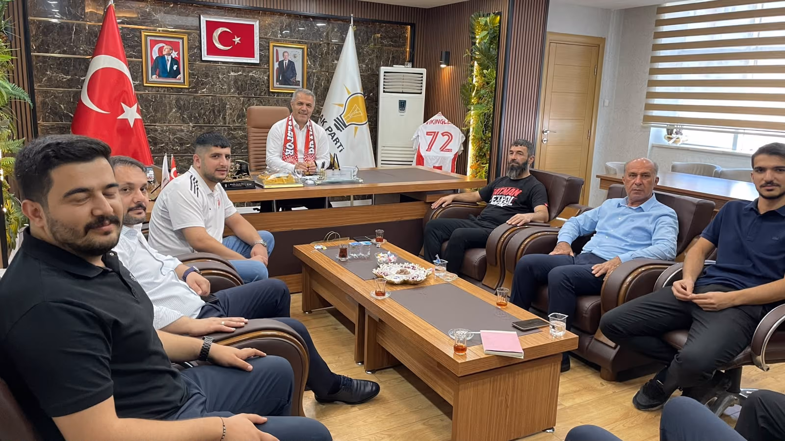 AK Parti Batman İl Başkanlığında Yoğun Ziyaret (3)