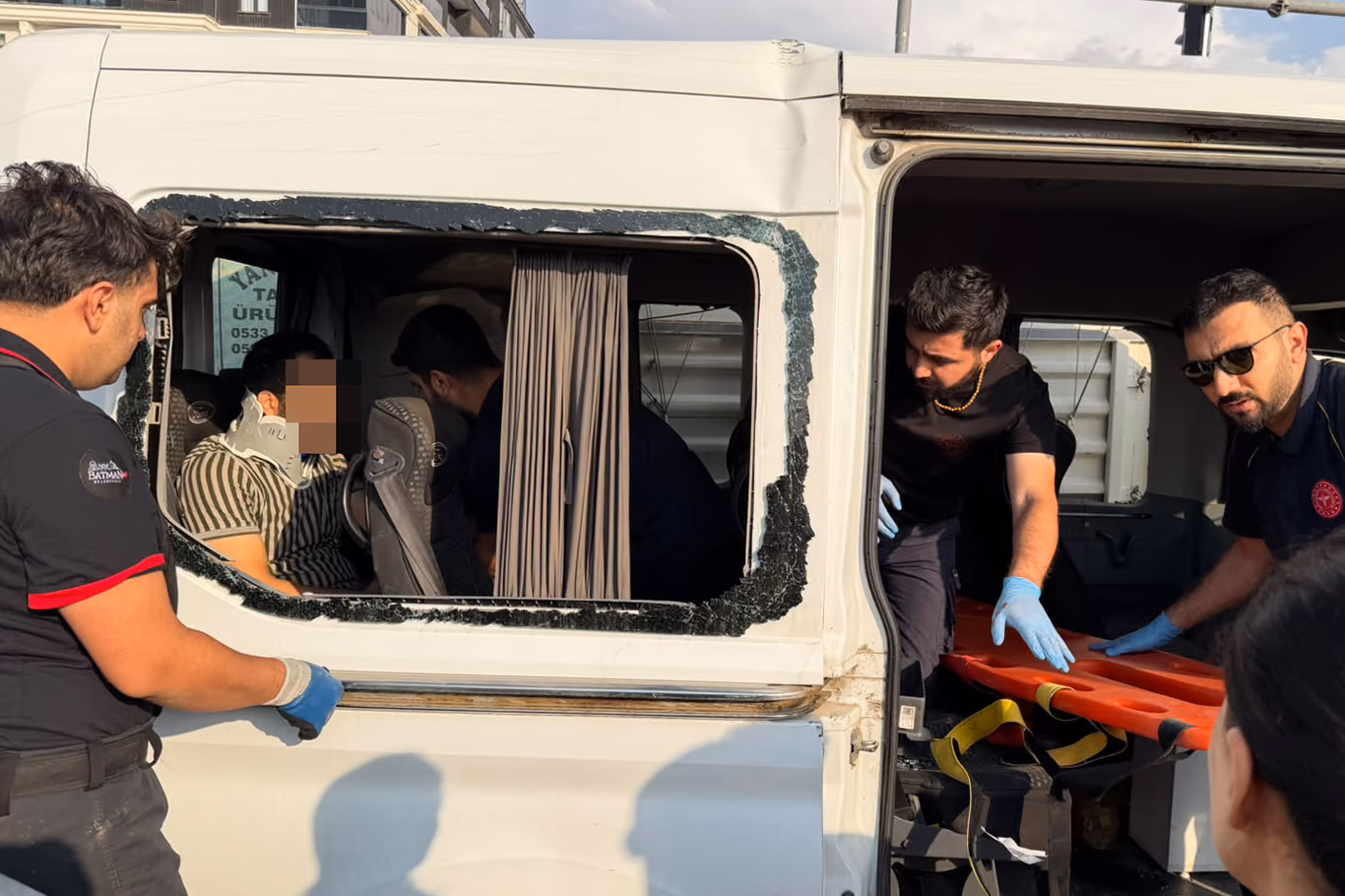 Batman’da Korkunç Kaza: Tır ile Minibüs Çarpıştı, 1’i Çocuk 6 Yaralı!