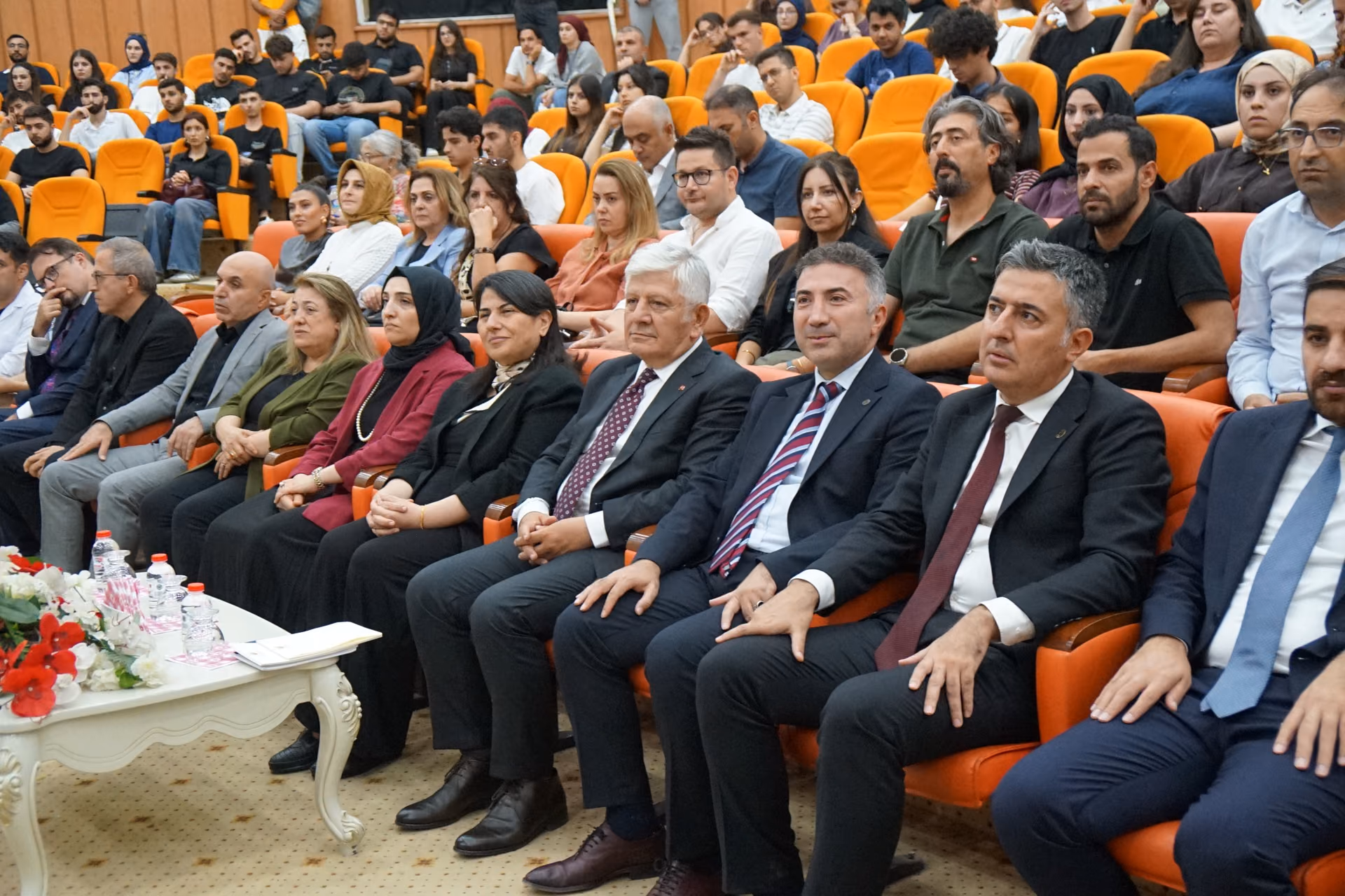 Batman Üniversitesi’nde Dünden Yarına Konferansı Yapıldı (5)
