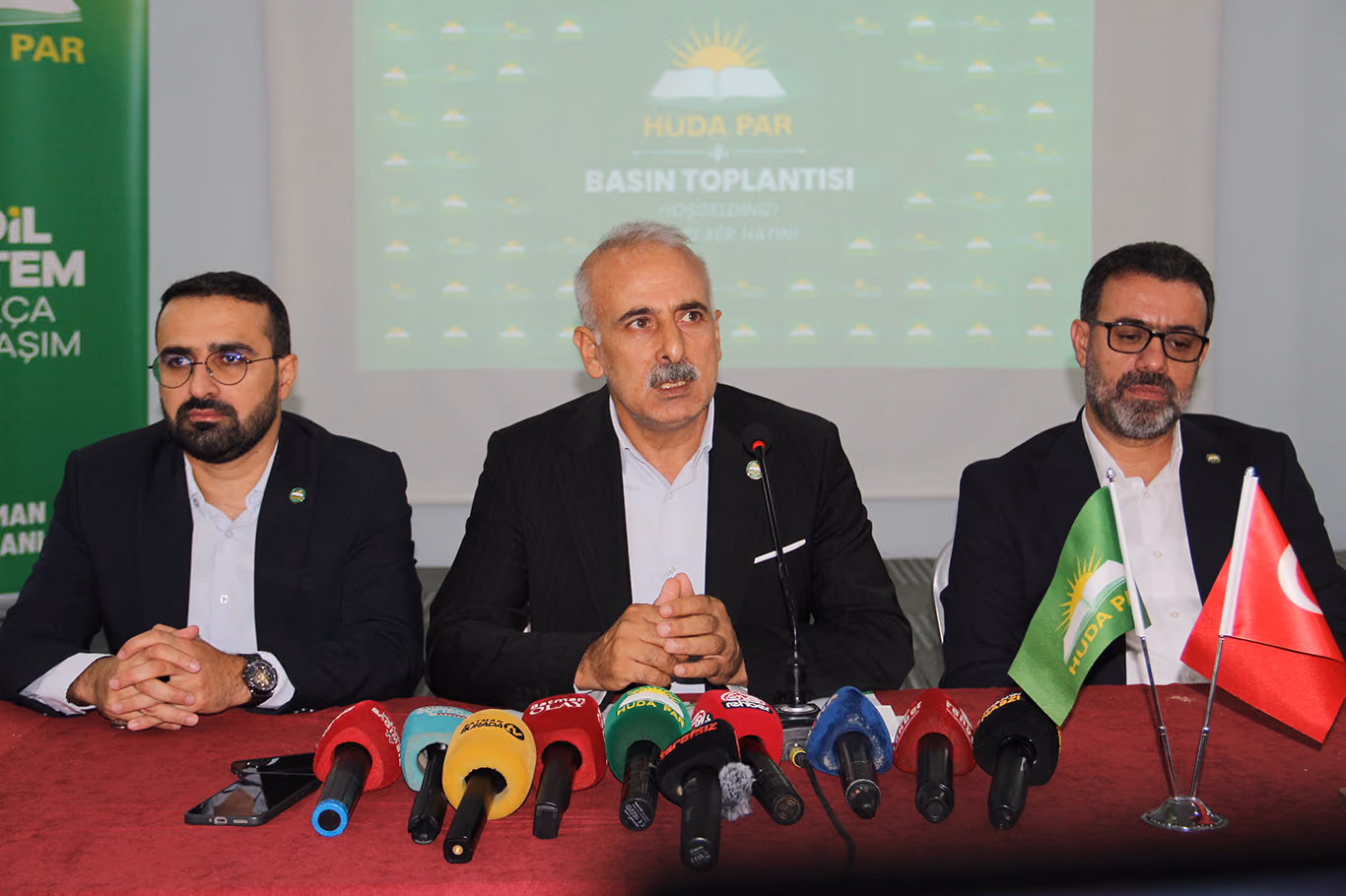 KOLTUKLARI BİR KENARA BIRAKIP HALKIN İÇİNDE OLACAĞIZ (3)
