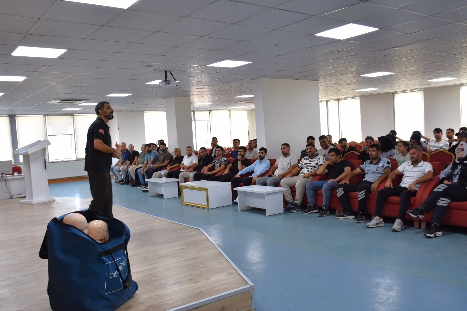 Okul Bahçe Görevlilerine İlk Yardım Eğitimi (3)