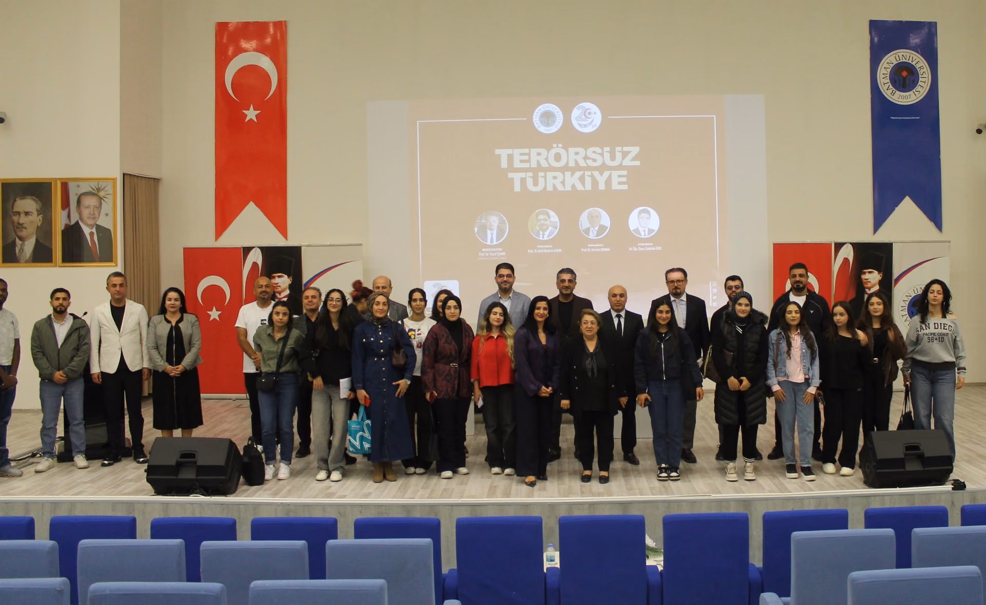 BATMAN ÜNİVERSİTESİNDE ‘TERÖRSÜZ TÜRKİYE’ KONUŞULDU (1)