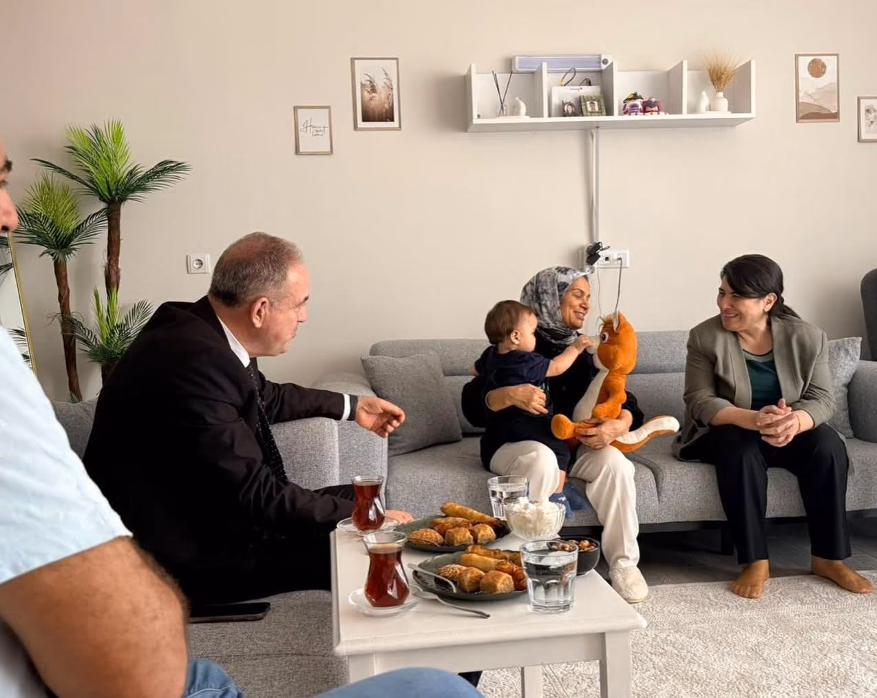 DR. AYTEN CANALP’TEN KORUYUCU AİLEYE ZİYARET