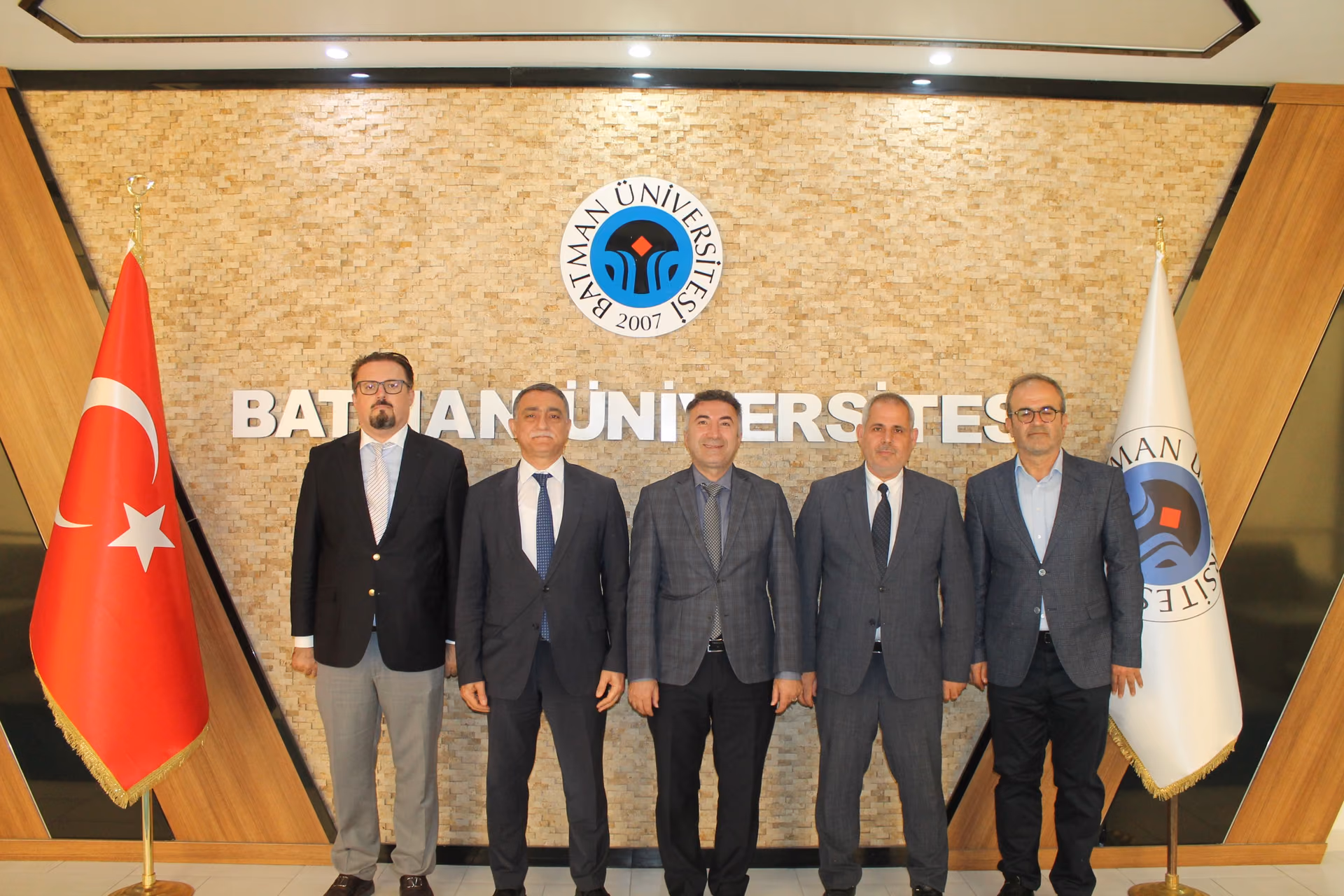 KARAHOCAGİL’DEN REKTÖR DEMİR’E ZİYARET