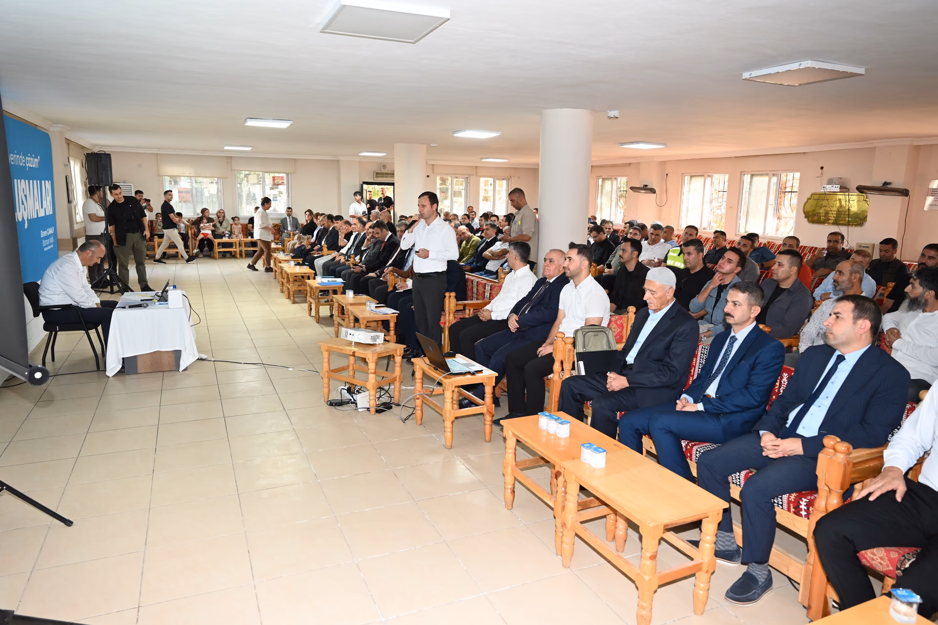 VALİ CANALP ÇAY MAHALLESİ SAKİNLERİYLE BULUŞTU (6)
