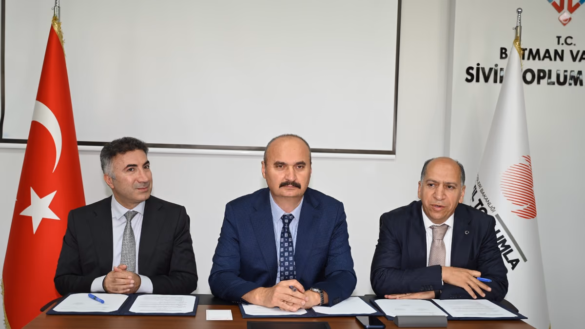 ÜNİVERSİTE VE KAMU KURUMLARI ARASINDA EĞİTİM İŞ BİRLİĞİ (1)