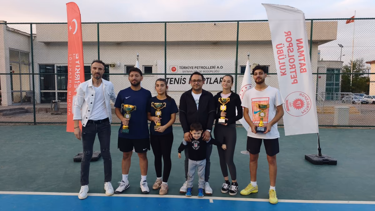 200 SPORCU TENİS ŞAMPİYONASINDA YARIŞTI (2)