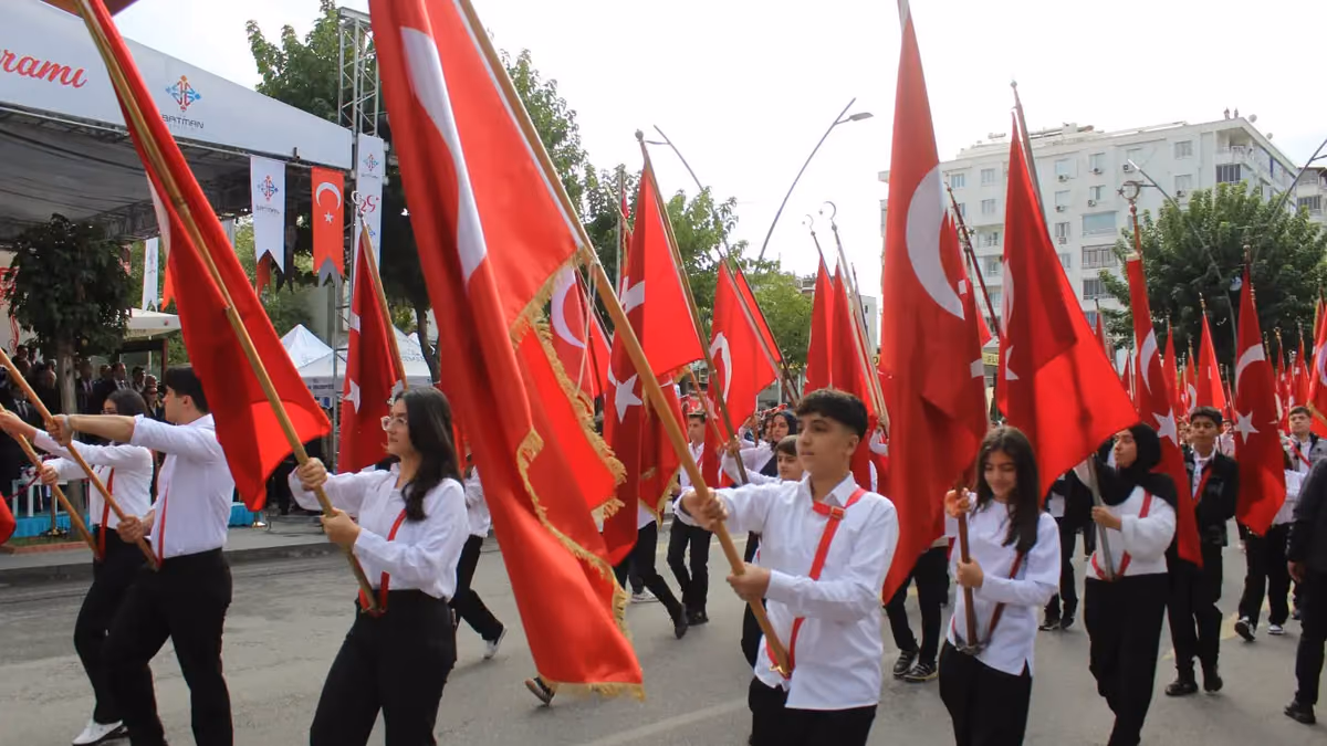 29 EKİM CUMHURİYET BAYRAMI COŞKUYLA KUTLANDI (2)