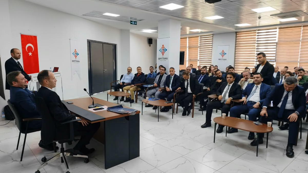 7 İLİN KATILIMIYLA UYUŞTURUCUYLA MÜCADELE SEMİNERİ (2)