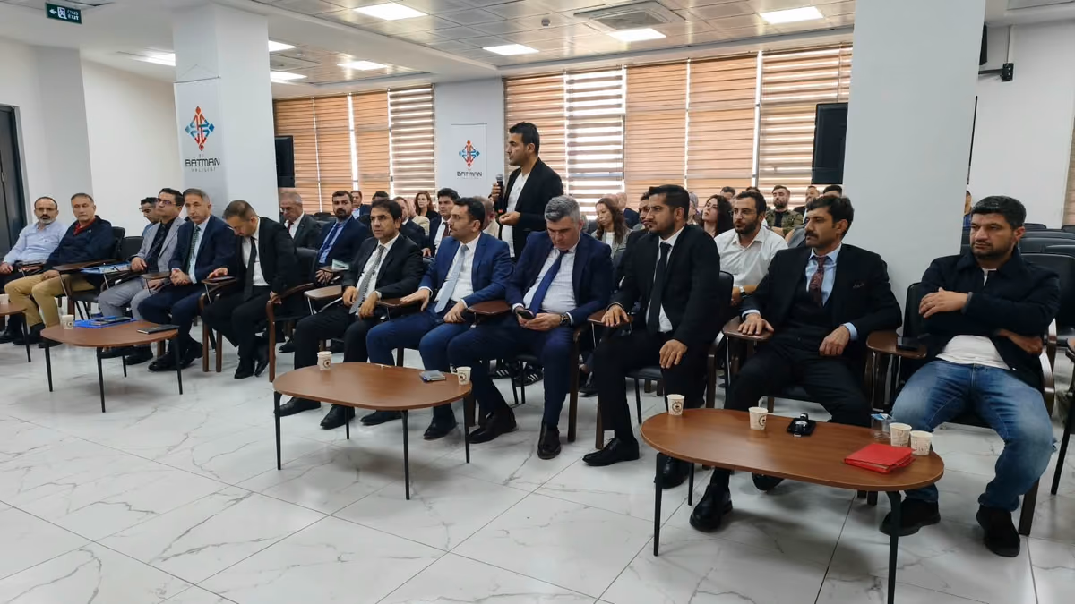 7 İLİN KATILIMIYLA UYUŞTURUCUYLA MÜCADELE SEMİNERİ (3)
