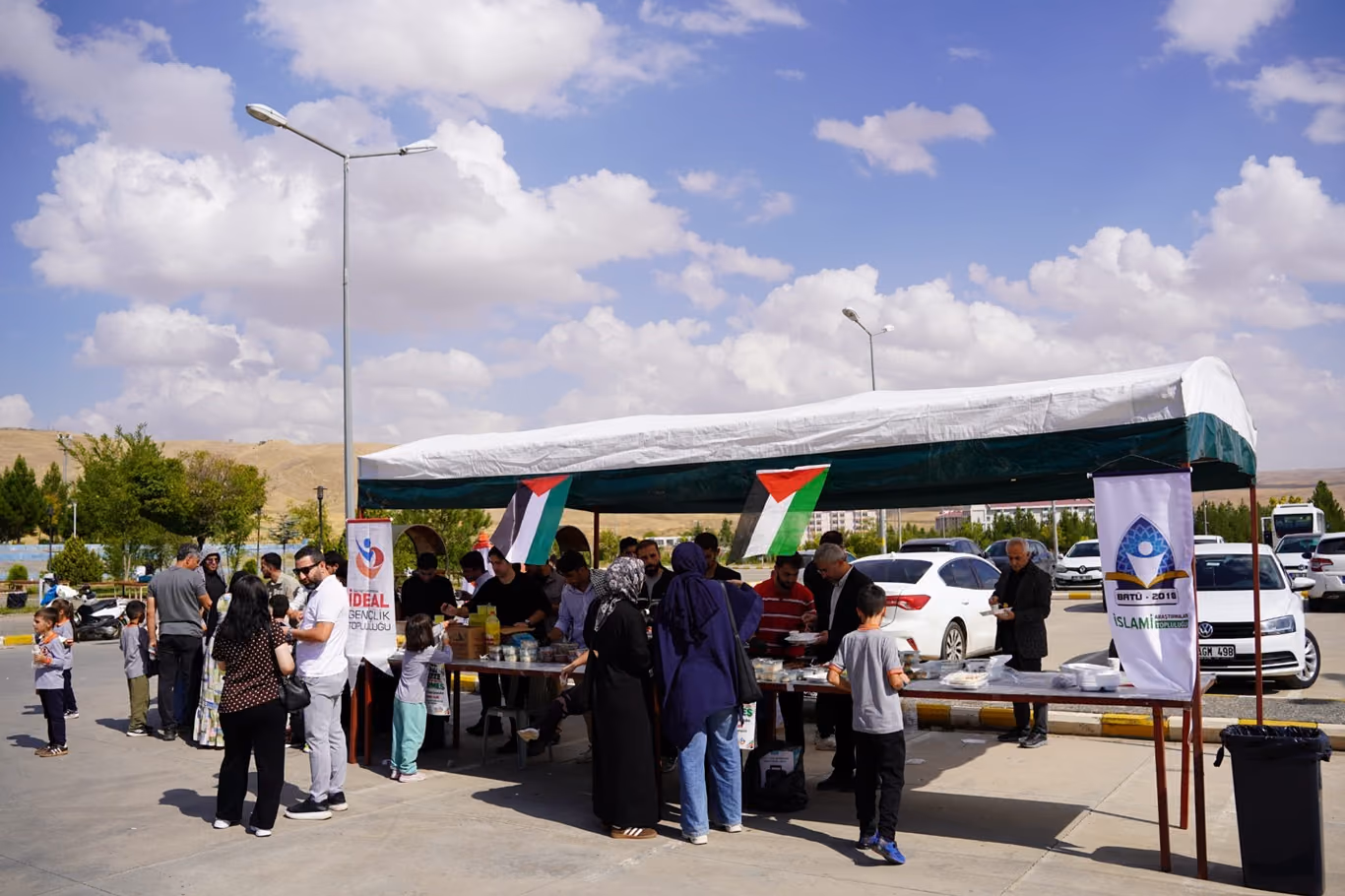 ÖĞRENCİLERDEN GAZZE YARARINA KERMES