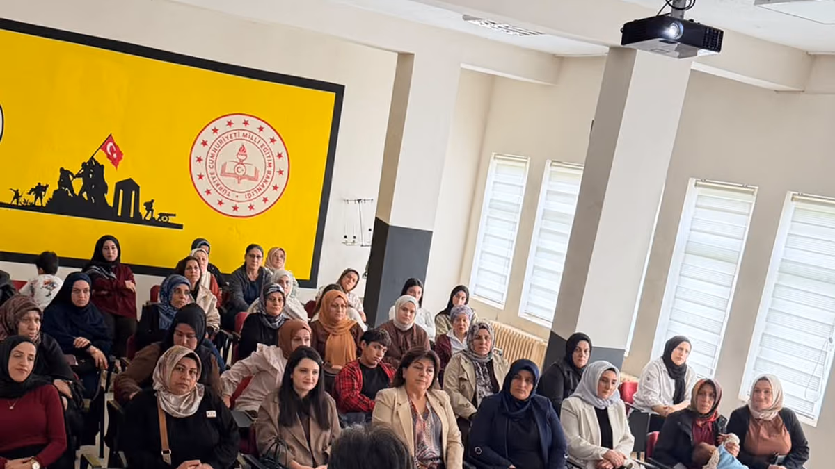 AK PARTİ’DEN 5 İLÇEDE BAĞIMLILIK EĞİTİMİ (3)