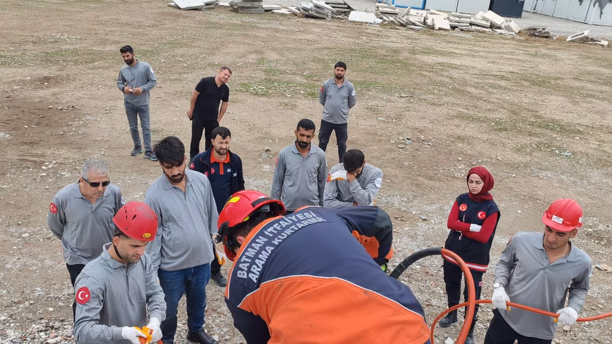 ARAMA KURTARMA EKİPLERİ EĞİTİLİYOR (3)