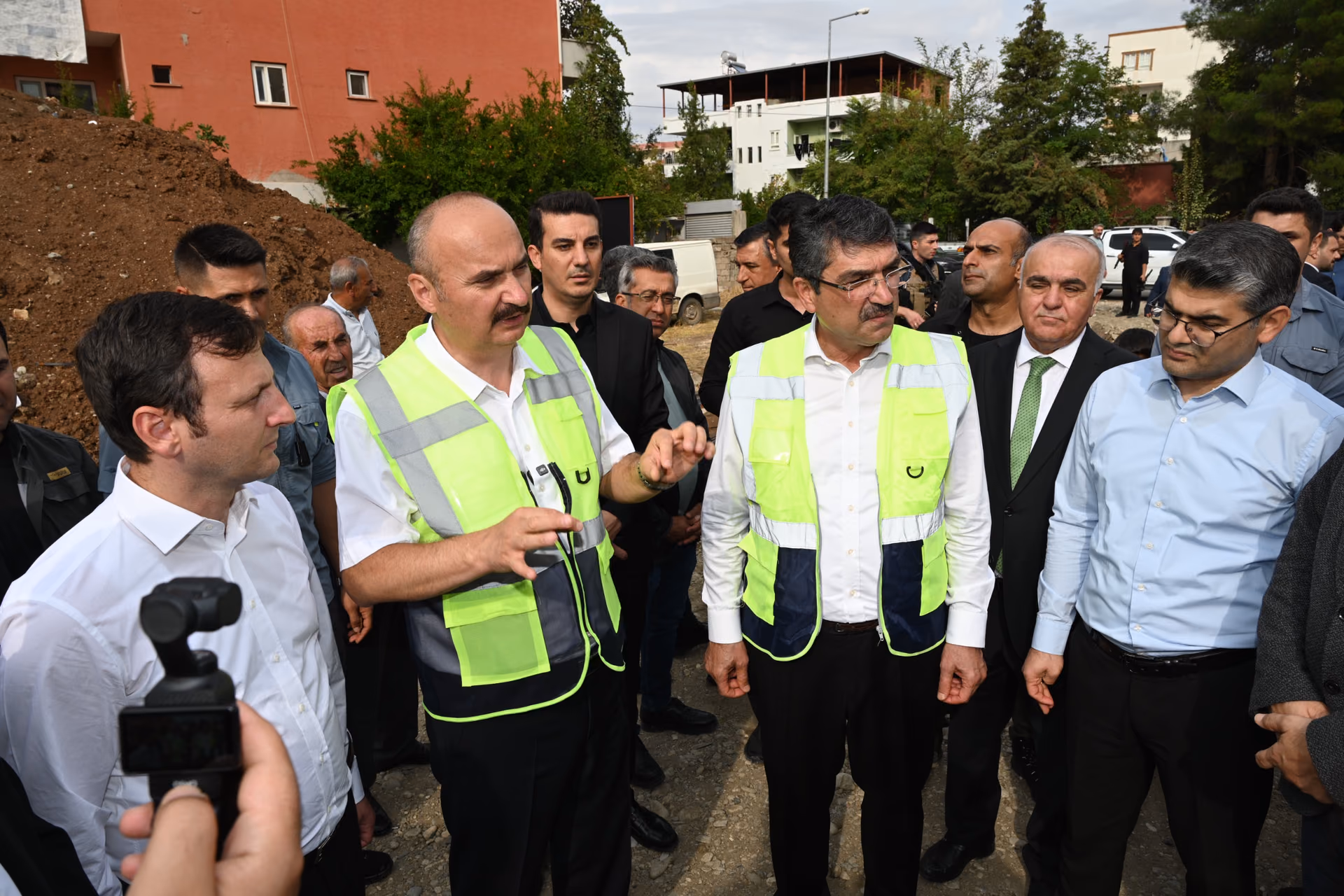BAĞLAR MAHALLESİ İSTEDİ, ADEM İÇİN İLK ADIM ATILDI (1)