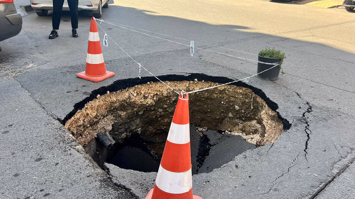 BATMAN’DA YOL ÇÖKTÜ, MAHALLELİ TEDİRGİN (2)