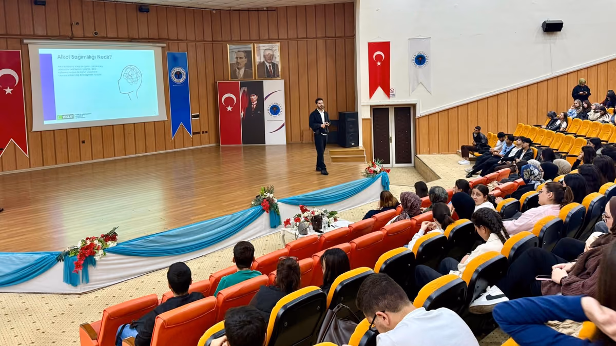 BATMAN ÜNİVERSİTESİ’NDE GENÇLERE BAĞIMLILIK EĞİTİMİ (2)