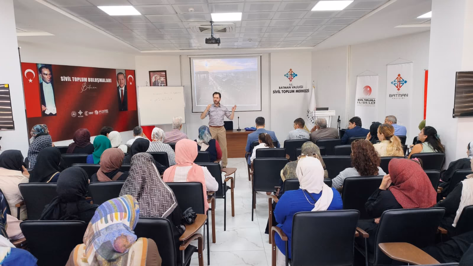 OSMANLICA KURSUNA YOĞUN İLGİ