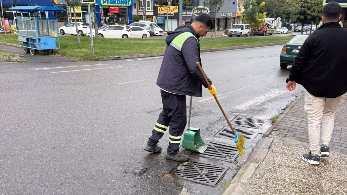 BELEDİYE YAĞMURA KARŞI HAREKETE GEÇTİ (2)
