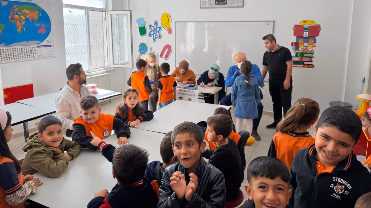 BIÇAKÇI İLKOKULU’NDA MİNİKLERİN DİŞLERİ KONTROL EDİLDİ (2)