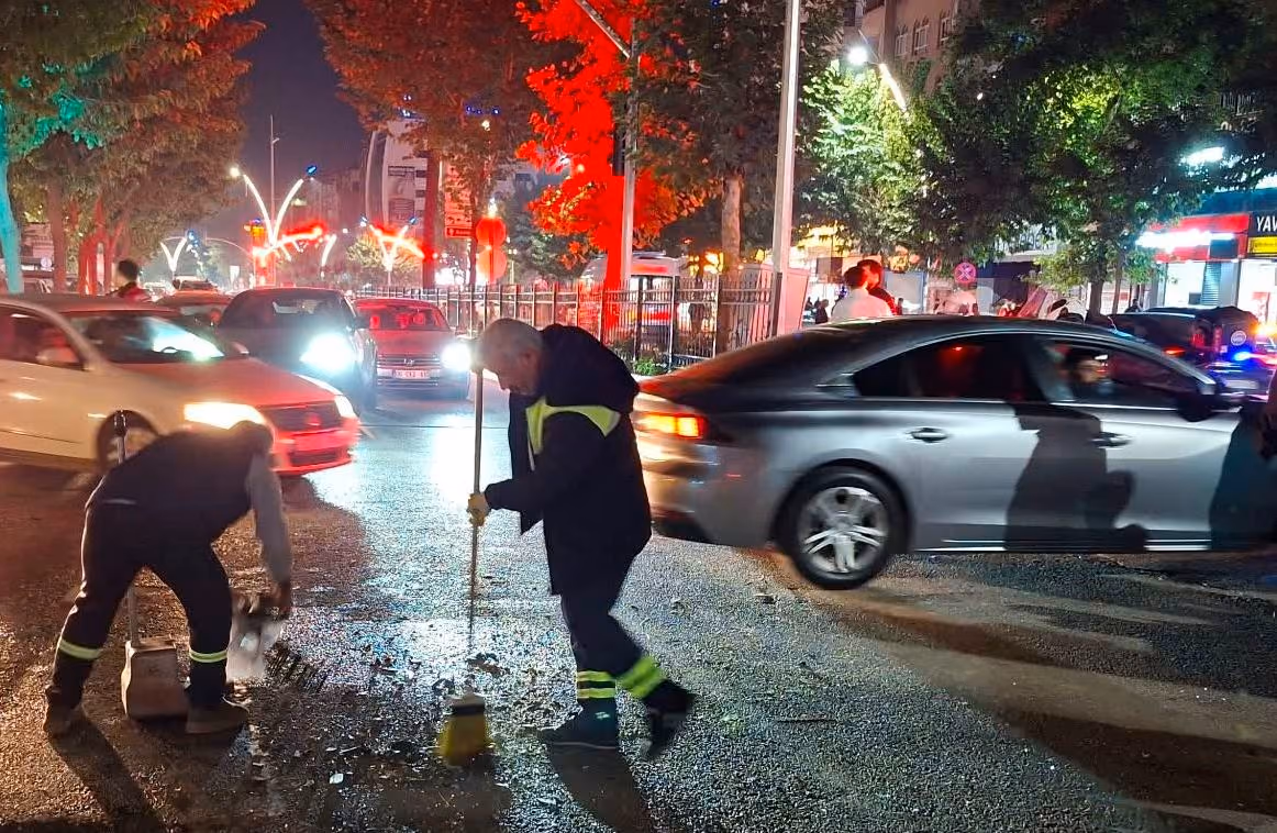 CADDE VE SOKAKLARDA TEMİZLİK ÇALIŞMASI (3)