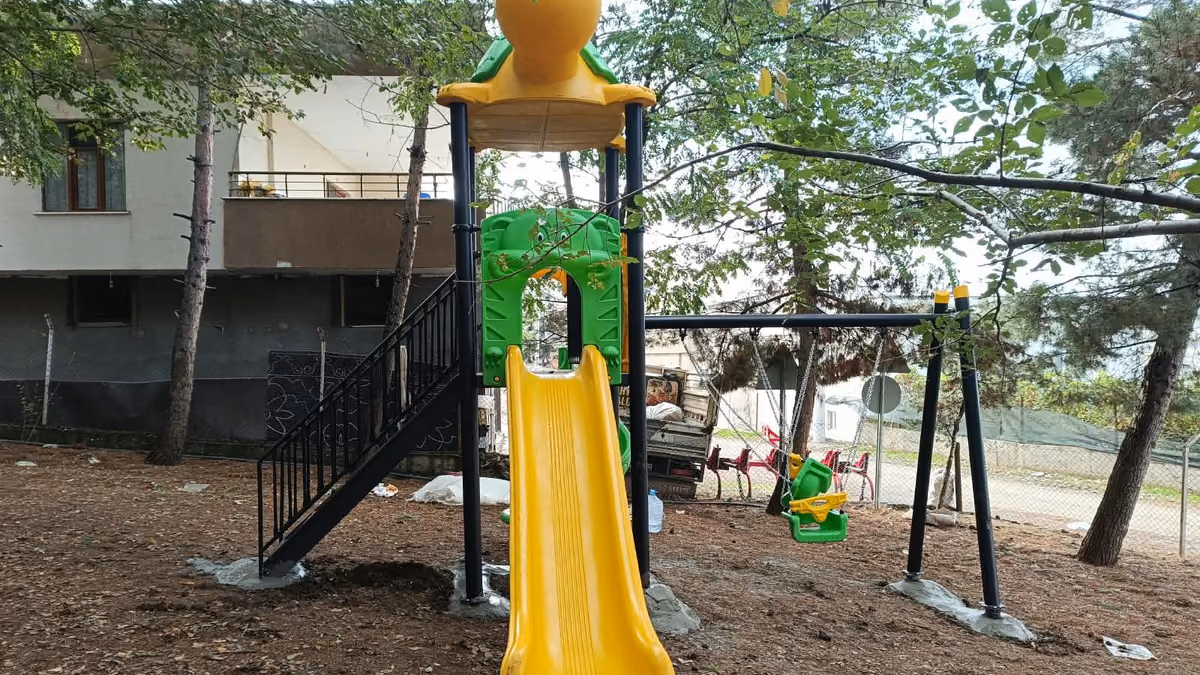 DEĞİRMENÜSTÜ’NDE ÇOCUKLARIN PARK HAYALİ GERÇEK OLDU (2)
