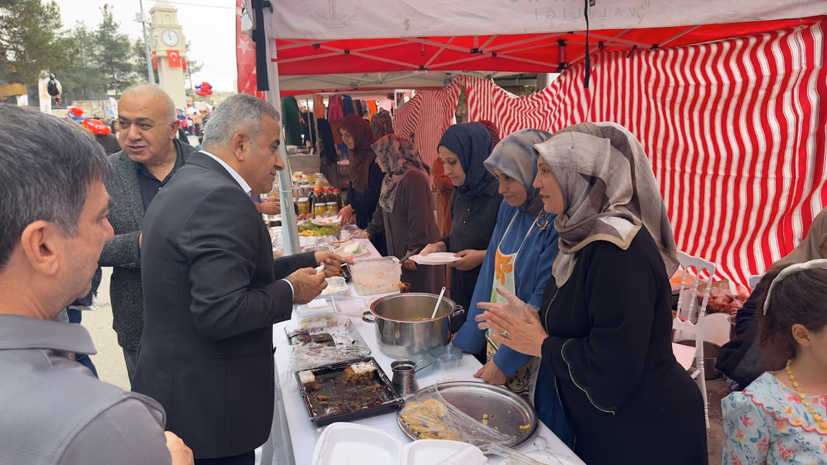 DEMİRHAN BEŞİRİ FESTİVALİ’NDE VATANDAŞLARLA BULUŞTU (2)