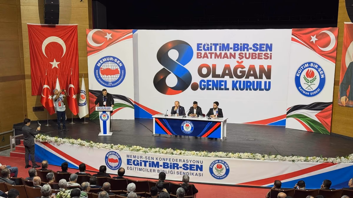EĞİTİM-BİR-SEN’DE ŞEHMUZ ÖNLÜ YENİDEN BAŞKAN SEÇİLDİ (2)