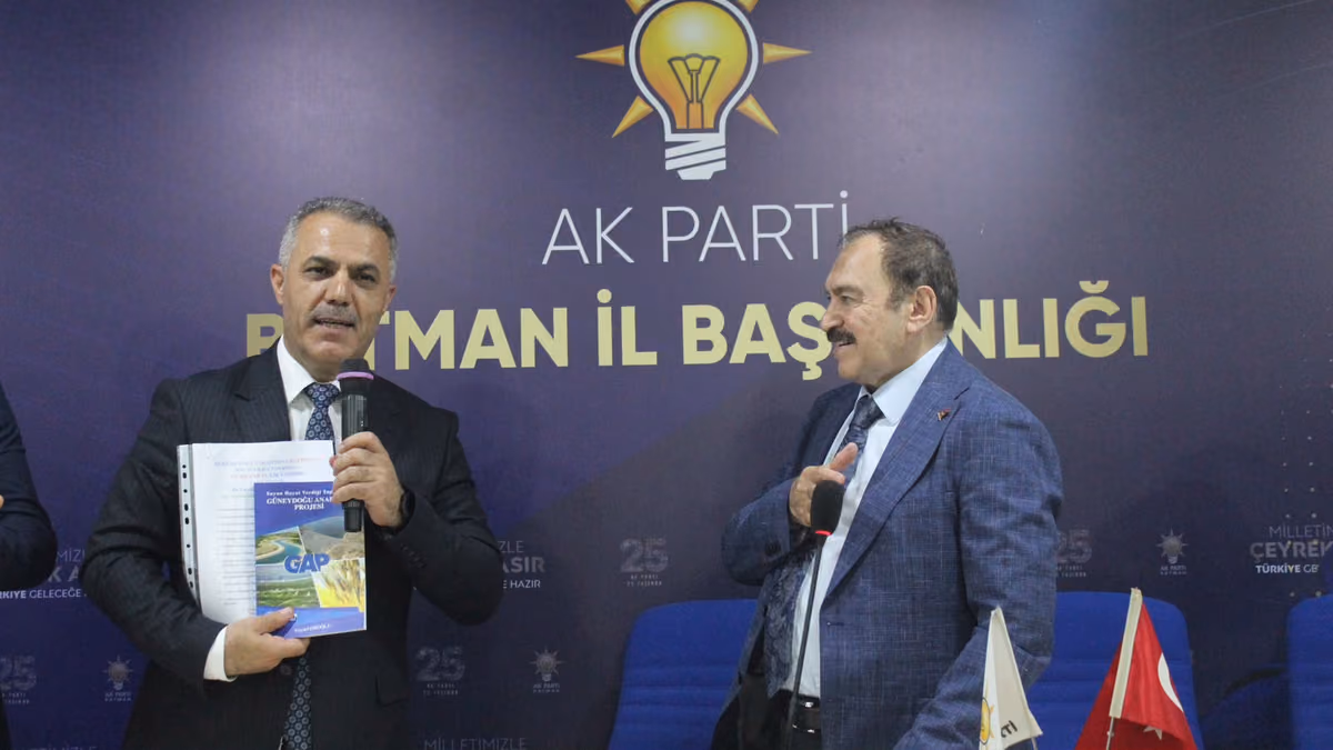 ESKİ BAKAN EROĞLU BATMAN’DA TEŞKİLATLA BULUŞTU (1)