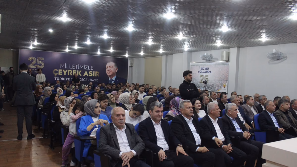 ESKİ BAKAN EROĞLU BATMAN’DA TEŞKİLATLA BULUŞTU (2)