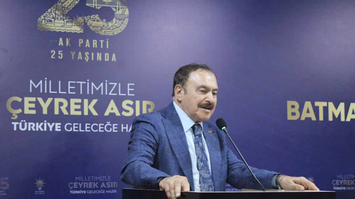 ESKİ BAKAN EROĞLU BATMAN’DA TEŞKİLATLA BULUŞTU (3)