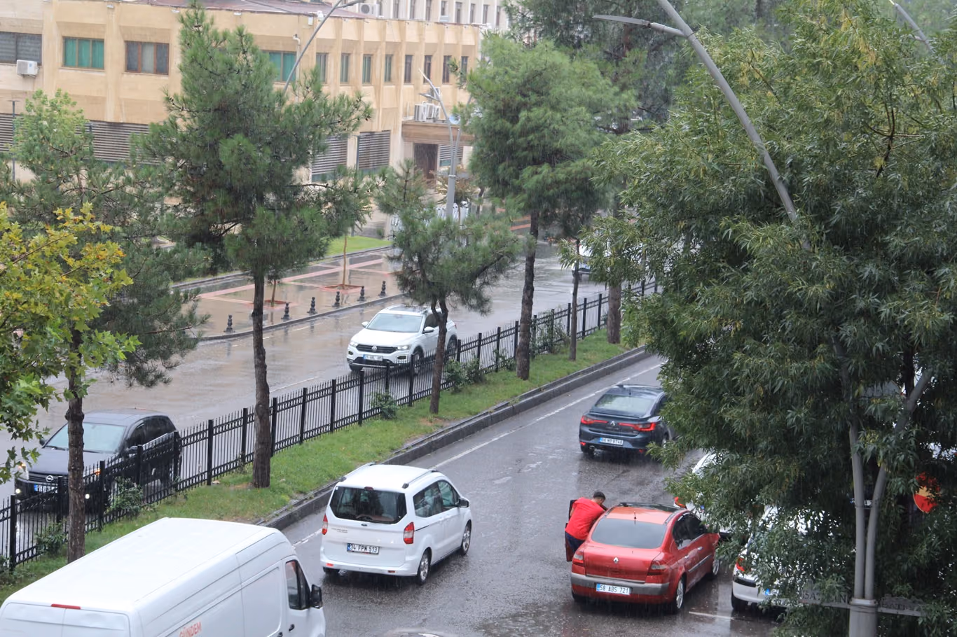 MEVSİM GEÇİŞLERİNDE SOLUNUM YOLU ENFEKSİYONLARINA DİKKAT