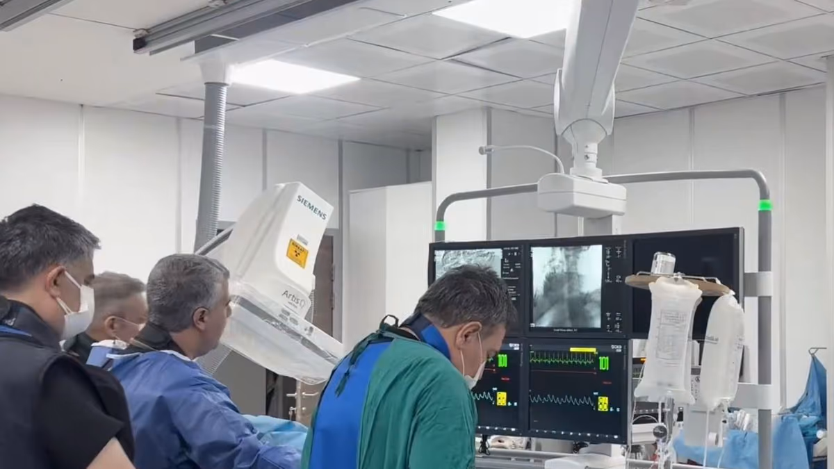 FELÇ GEÇİREN HASTA YENİDEN KONUŞMAYA BAŞLADI (2)