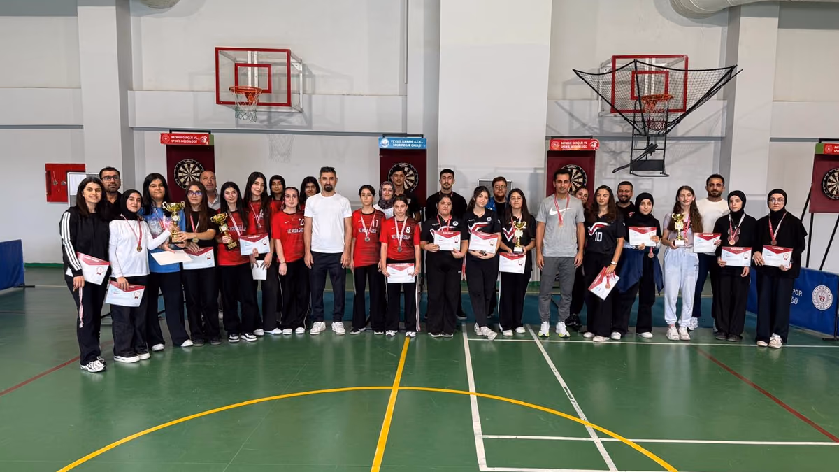 GENÇ KIZLAR DART İL ŞAMPİYONASI TAMAMLANDI (2)