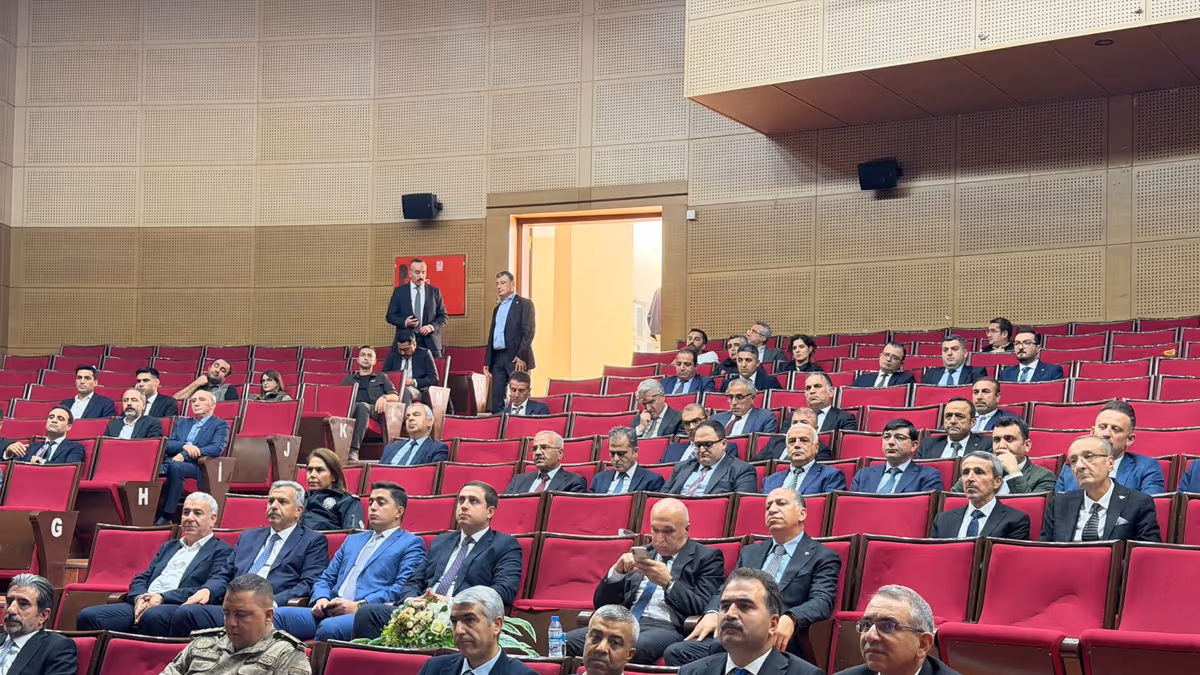 GÜNGÖR BAŞKANLIĞINDA YATIRIM ZİRVESİ (3)