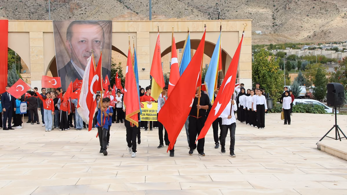 HASANKEYF’TE 29 EKİM COŞKUYLA KUTLANDI (2)