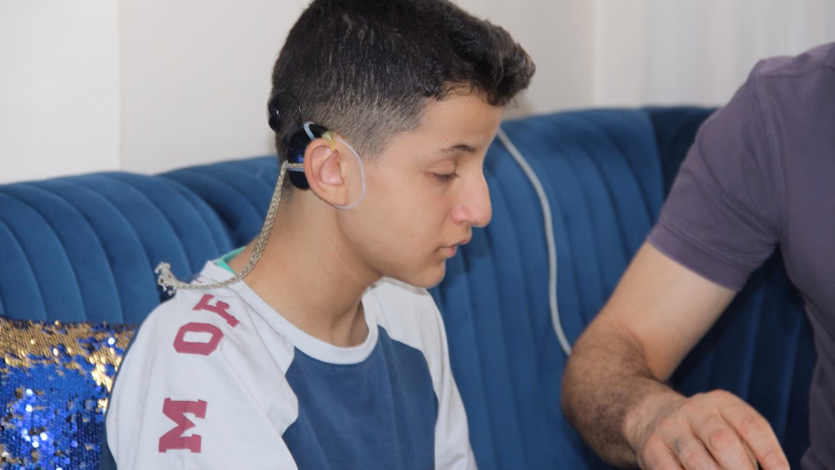 İŞİTME ENGELLİ ÇOCUKLARIN EĞİTİM SORUNU ÇÖZÜM BEKLİYOR (1)