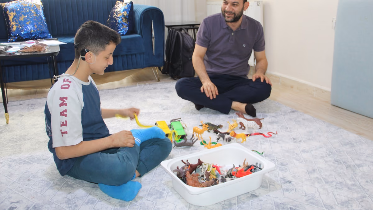 İŞİTME ENGELLİ ÇOCUKLARIN EĞİTİM SORUNU ÇÖZÜM BEKLİYOR (4)