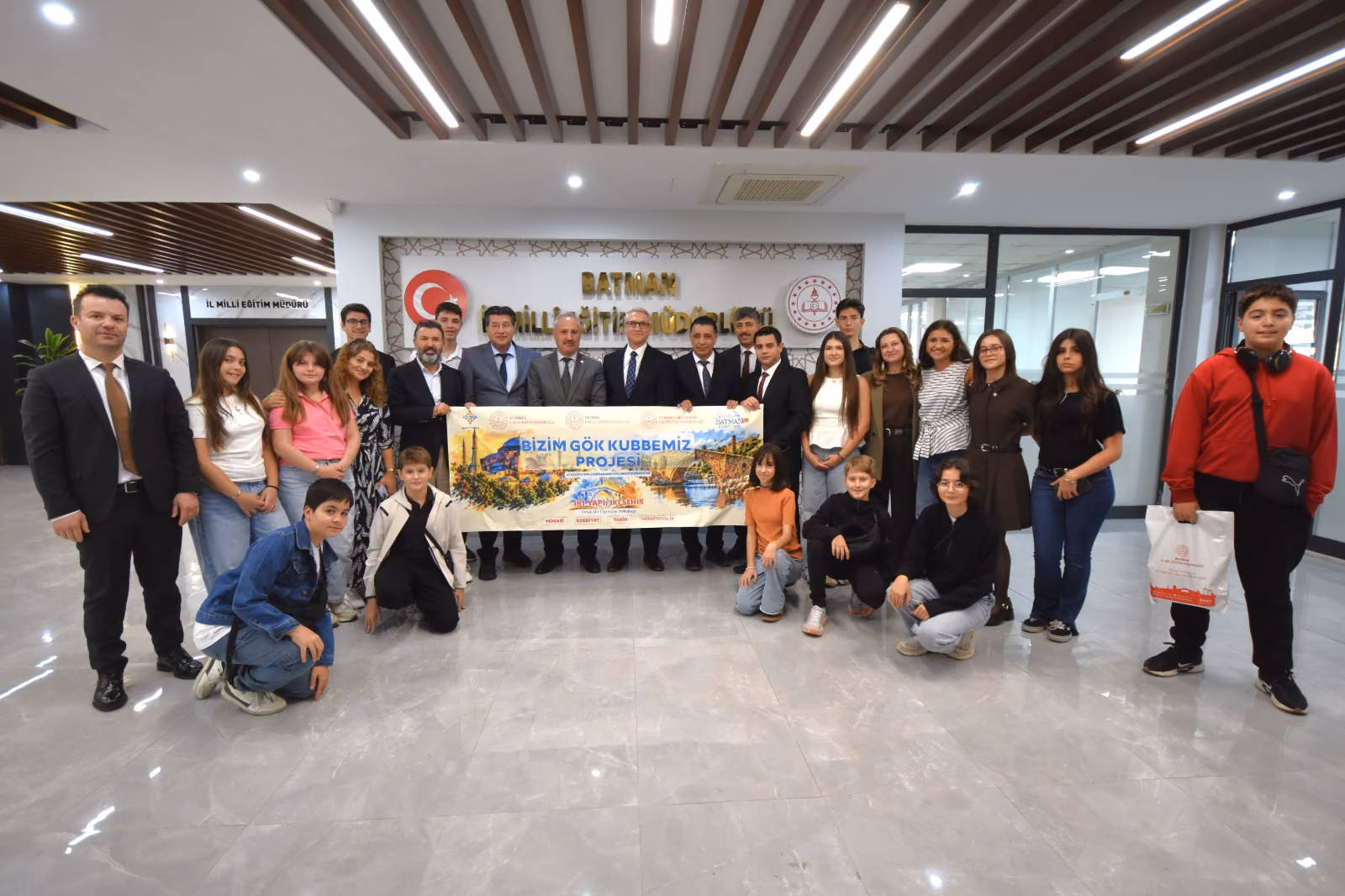 İSTANBUL’DAN GELEN ÖĞRENCİLER BATMAN’DA AĞIRLANDI (2)