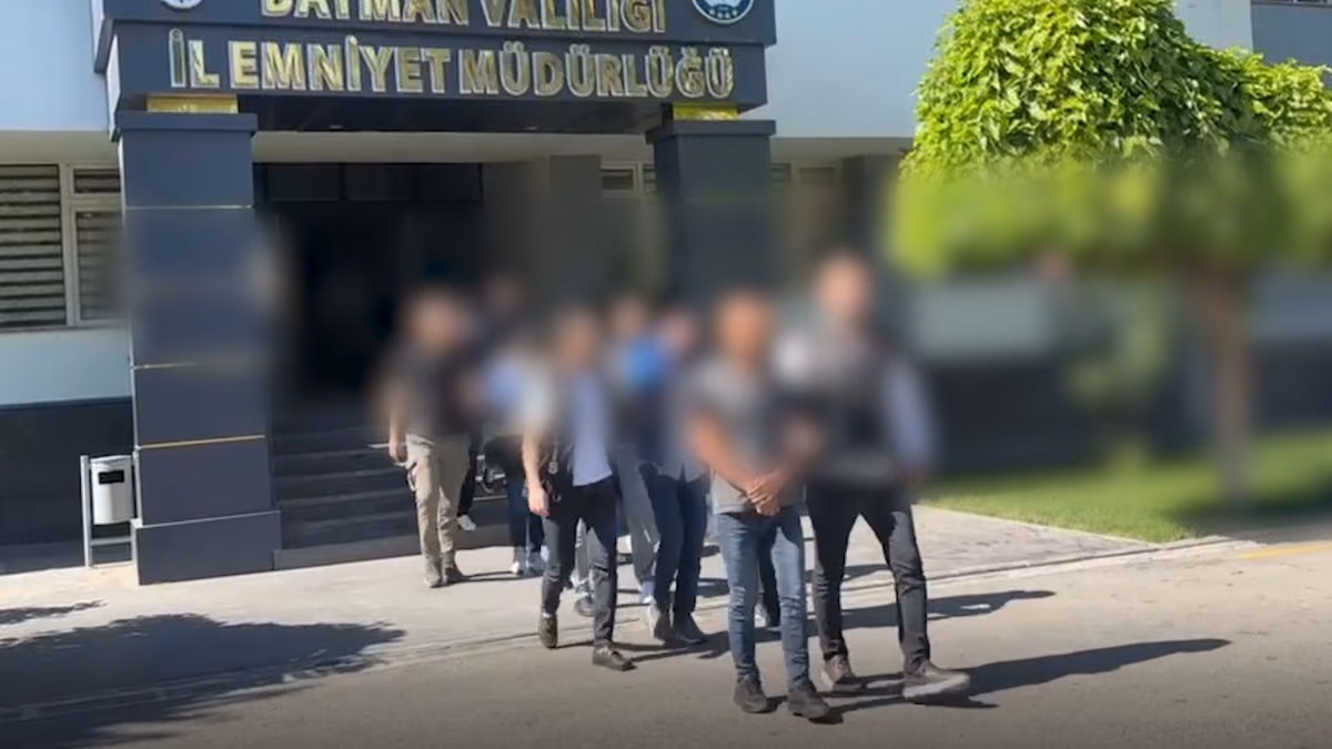 KİLOLARCA UYUŞTURUCU ELE GEÇİRİLDİ (2)