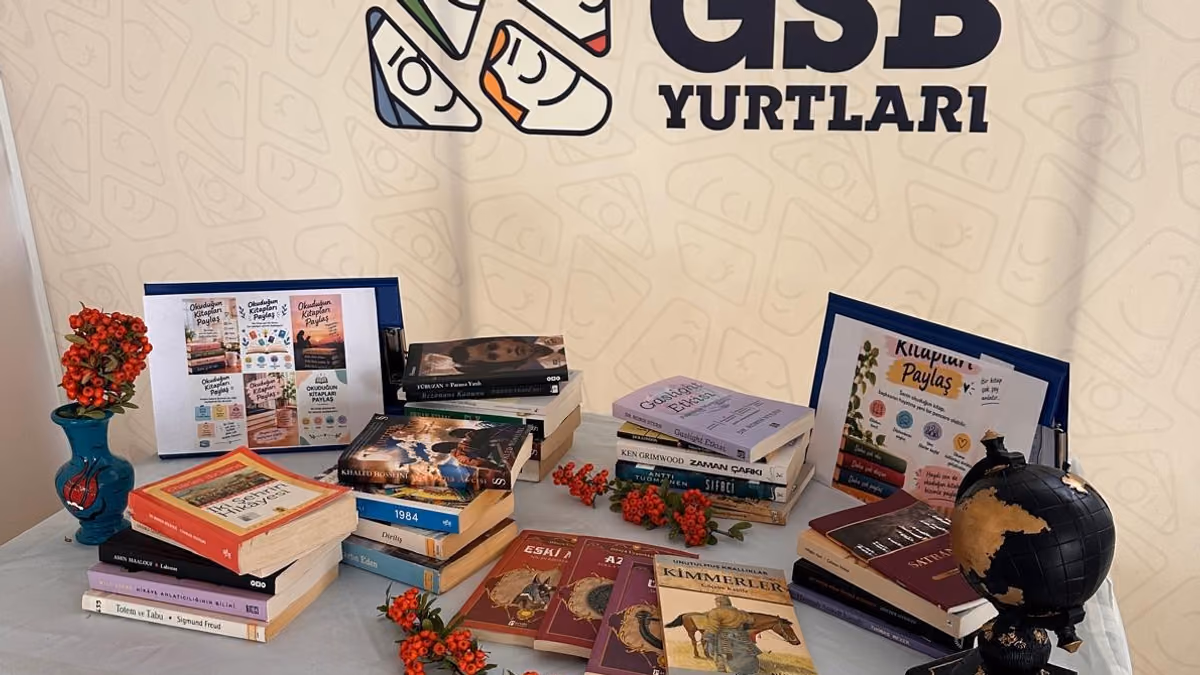 KIZ ÖĞRENCİLERDEN ÖRNEK KİTAP PROJESİ (1)