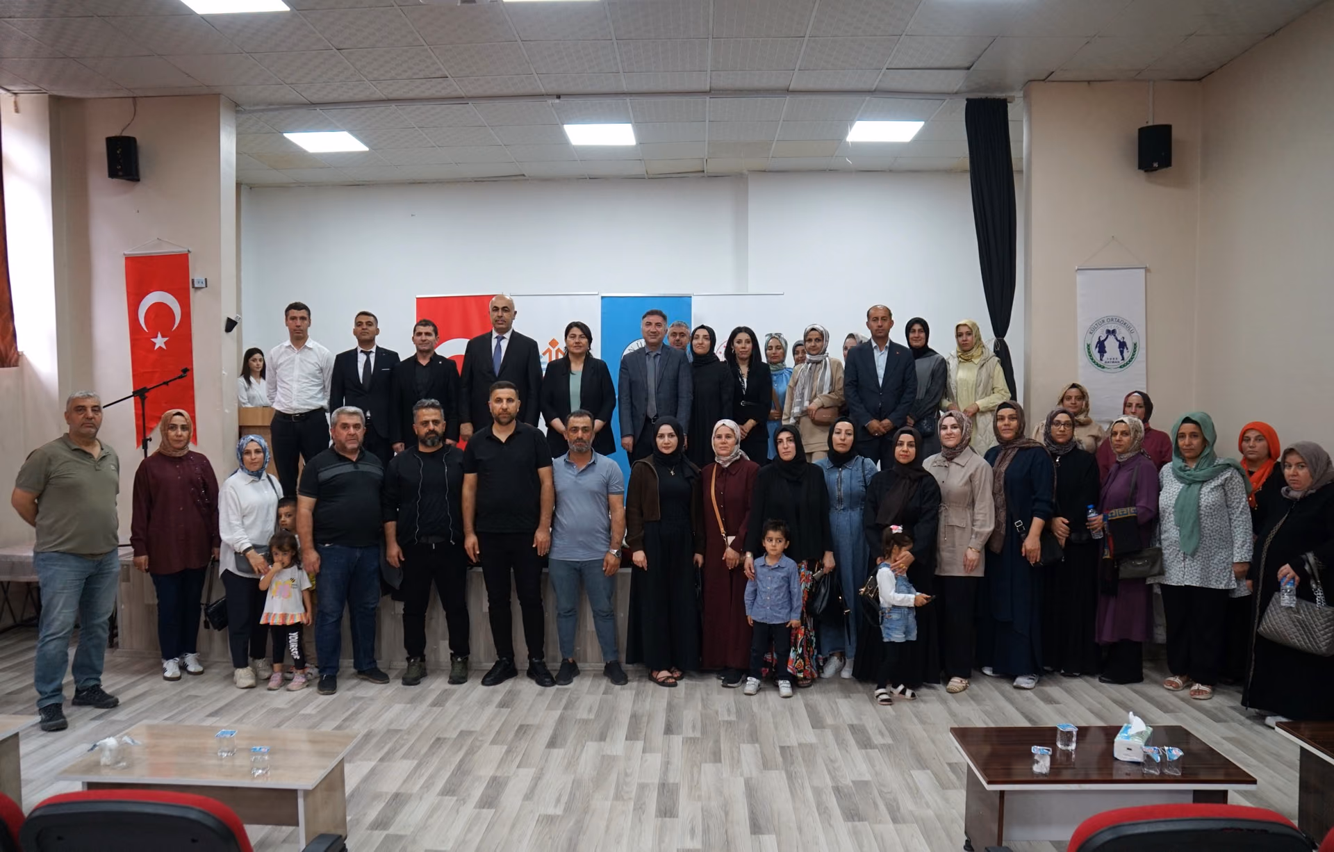 KÜLTÜR ORTAOKULUNDA “AİLE İÇİ İLETİŞİM” KONFERANSI (1)