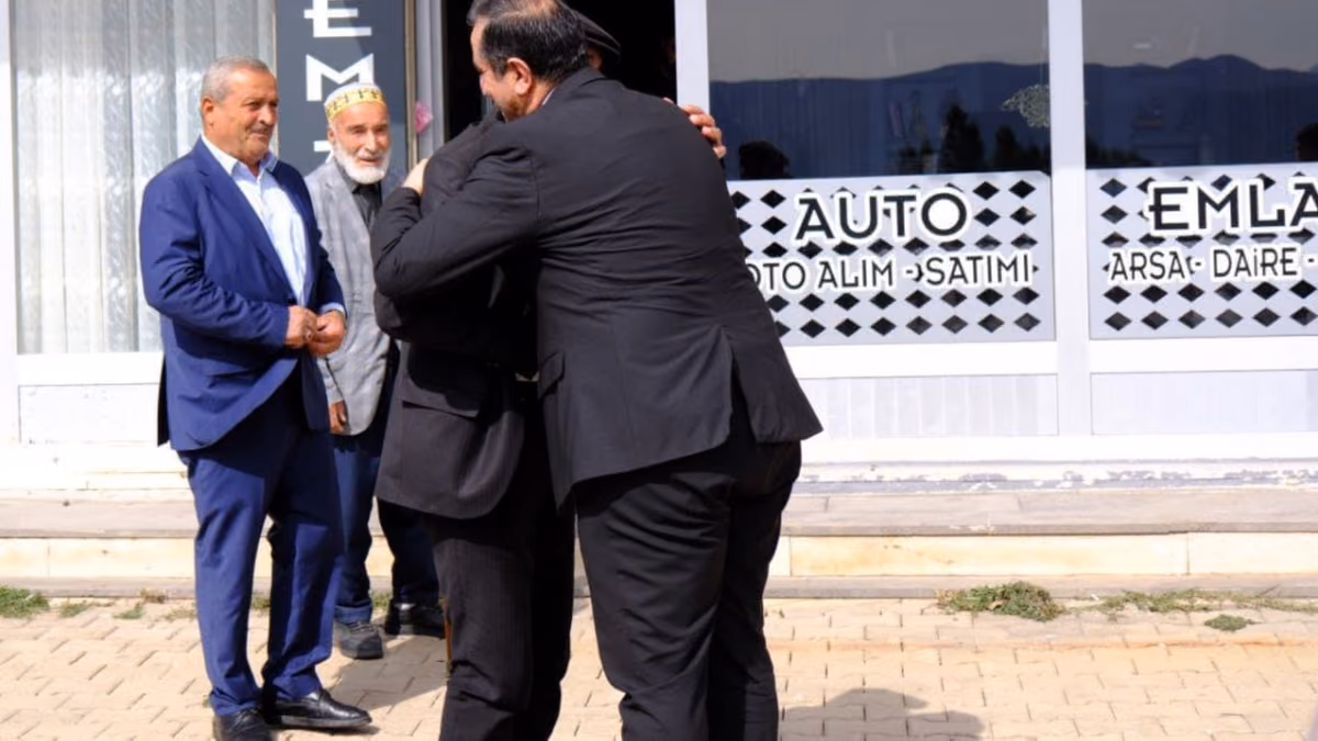 MİLLETVEKİLİ RAMANLI, YÜKSEKOVA’DA VATANDAŞLARIN TALEPLERİNİ DİNLEDİ (2)