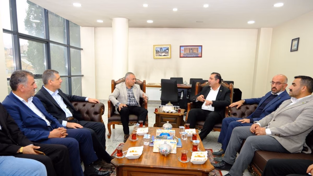 MİLLETVEKİLİ RAMANLI, YÜKSEKOVA’DA VATANDAŞLARIN TALEPLERİNİ DİNLEDİ (4)
