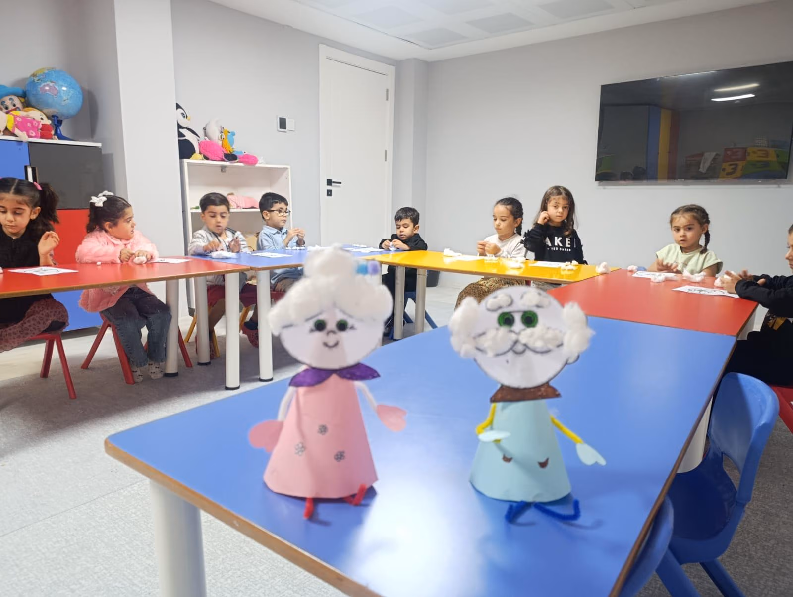 MİNİKLERDEN YAŞLILAR GÜNÜ ETKİNLİĞİ (2)