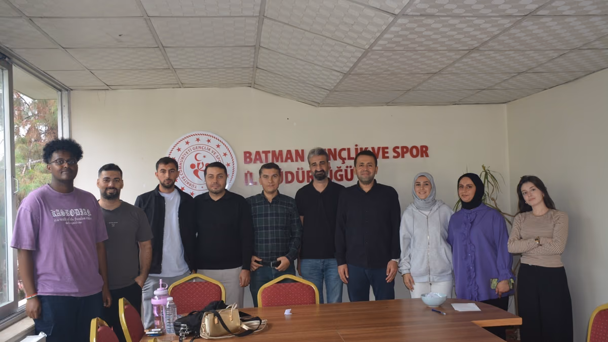 ÖĞRENCİLERE TARİH VE MEDENİYET GEZİSİ (2)