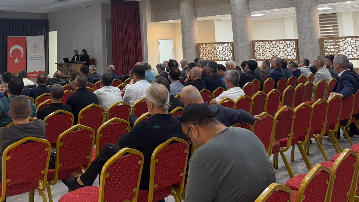 OKUL MÜDÜRLERİNE İNSAN TİCARETİYLE MÜCADELE EĞİTİMİ (2)