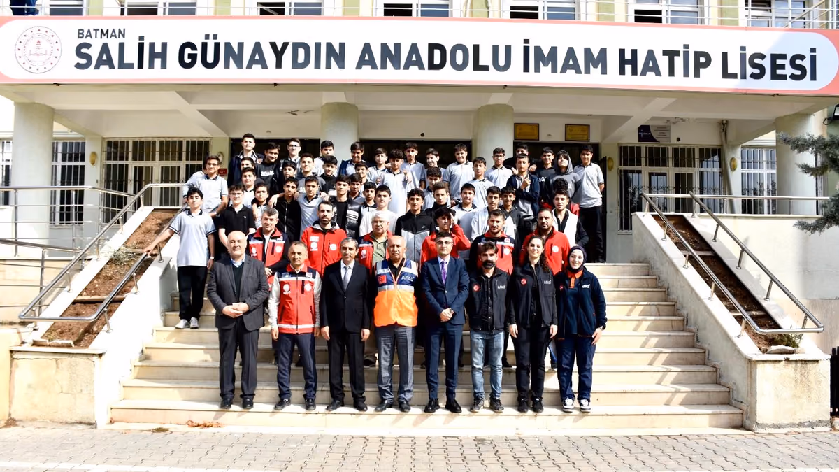 OKULLARDA EŞ ZAMANLI AFET TATBİKATI (4)