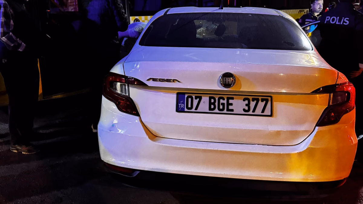 OTOMOBİL BELEDİYE OTOBÜSÜNE ÇARPTI 2 YARALI (2)