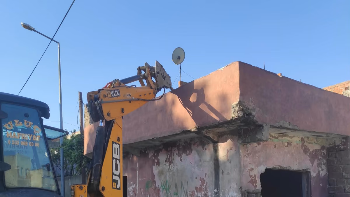 RİSKLİ YAPILAR TEK TEK YIKILIYOR (2)